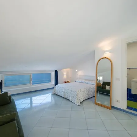 La Mansarda Apartment *