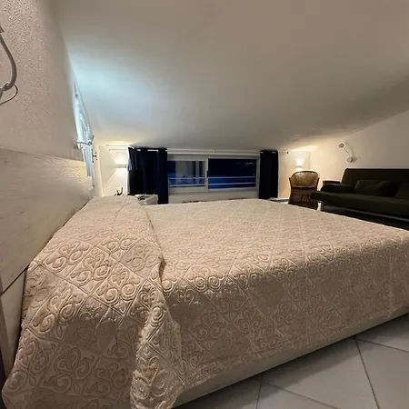 La Mansarda Apartment *
